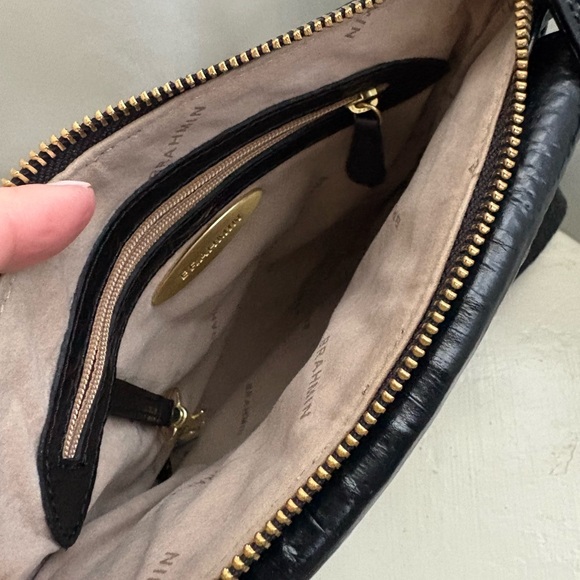 RARE Brahmin Black Croc-Embossed Crossbody Bag - Picture 7 of 12